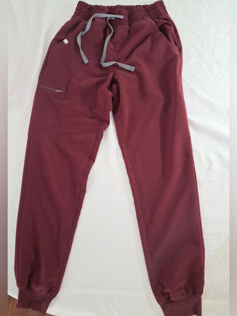 Figs Women's Burgundy Techical Drawstring Scrub Pants.Great Condition. Ladies XS